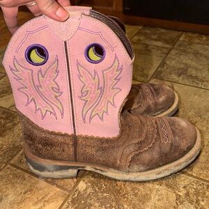 Ariat Green and Pink Embroidered Design